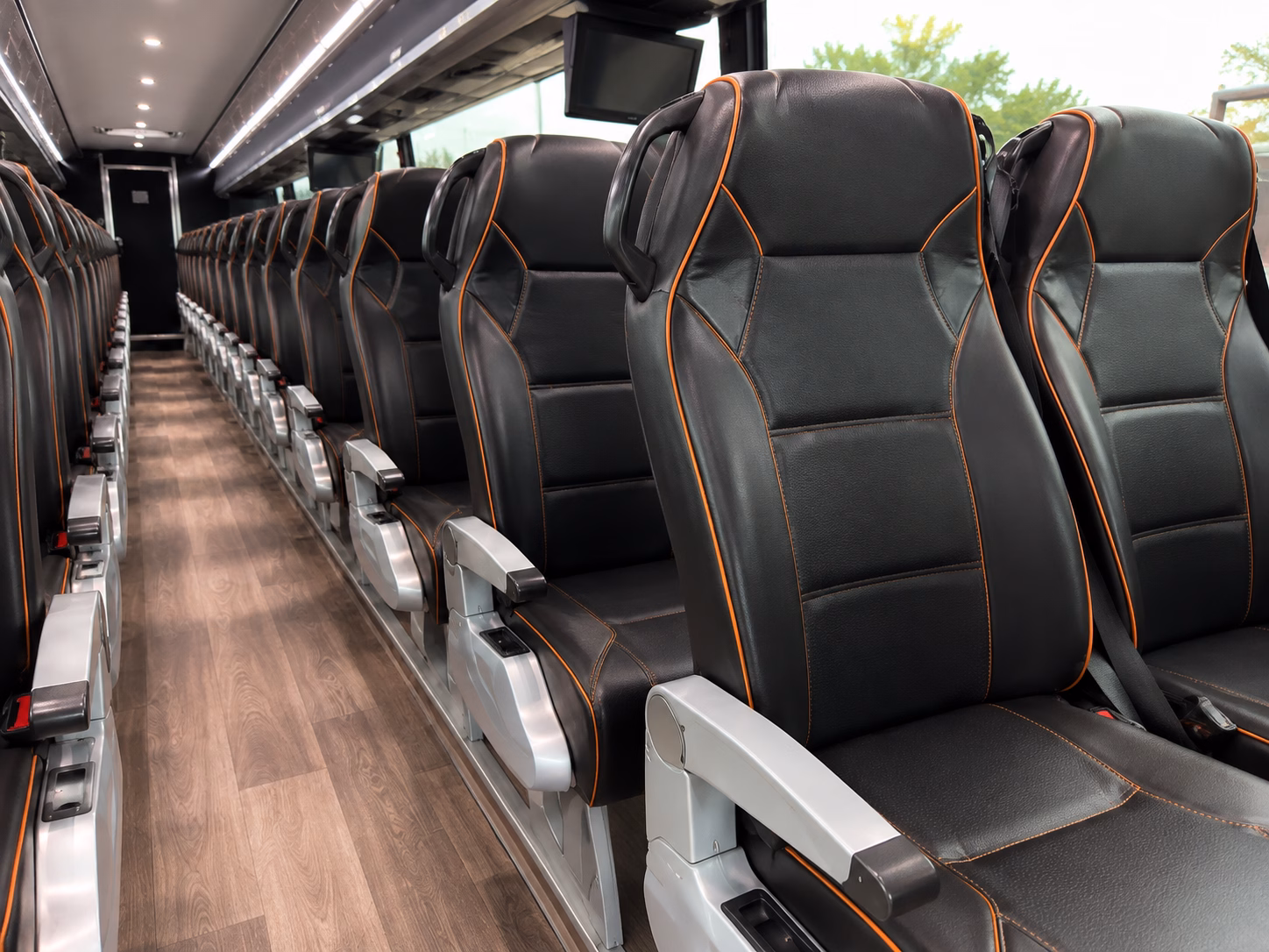 how the type of bus you choose changes the price in lakewood california