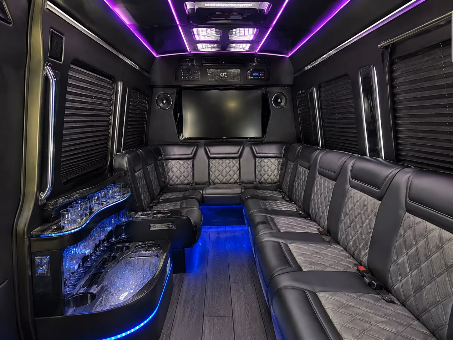lakewoodcacharterbusservices com makes it easy to get to knott s berry farm and disneyland